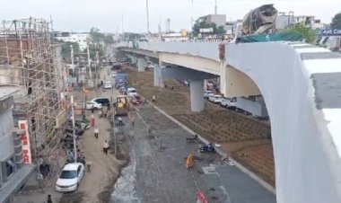 Jabalpur News Hindi : मुख्यमंत्री शिवराज ने चुनावी क्रेडिट के लिए अधनिर्माण फ्लाईओवर का लोकार्पण  किया ।