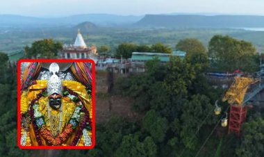 Maihar News:  मैहर शारदा मंदिर परिसर में  युवक ने माँ को चढ़ने काटा खुद का सिर  , इलाज जारी