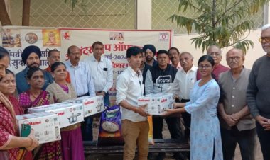 जायंट्स ग्रुप ऑफ जबलपुर द्वारा खाद्यान्न एवं कुकर वितरण