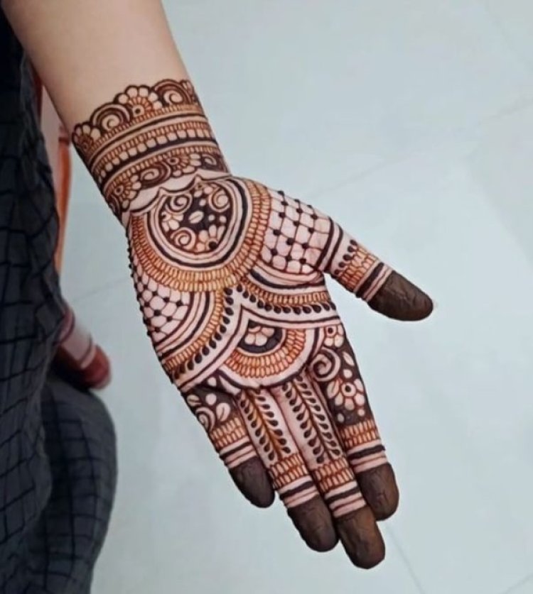 Simple Mehndi Designs for hands